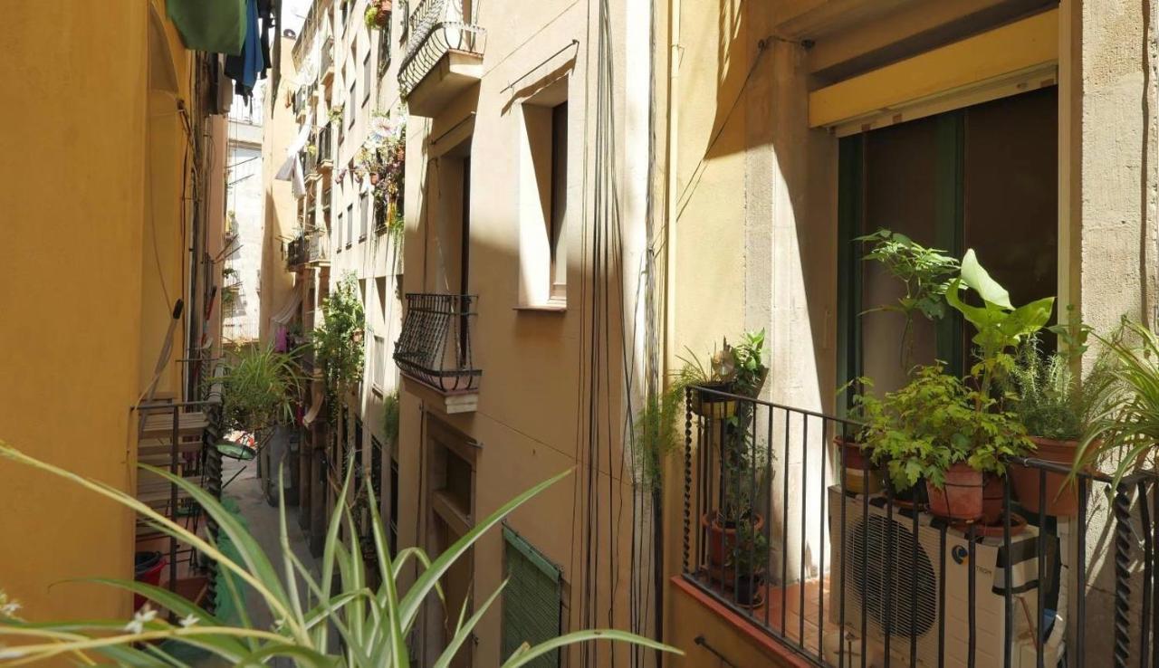 Old Town 4-bedroom Apartment *