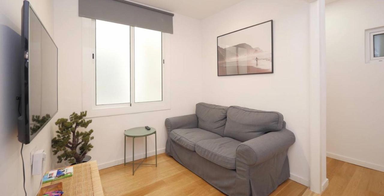 Old Town 4-bedroom Apartment Barcelona